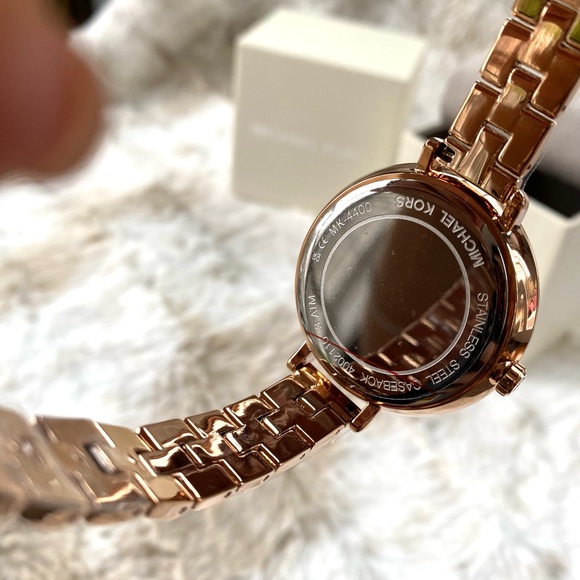 NWT authentic MK rosegold tone pave rim watch - Picture 7 of 8